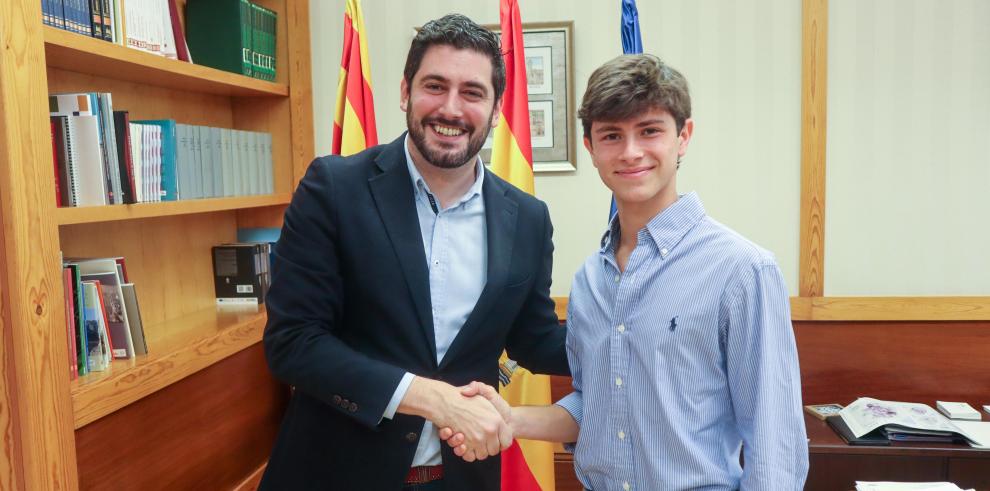 Alejandro Nolasco junto al novillero Aarón Palacio