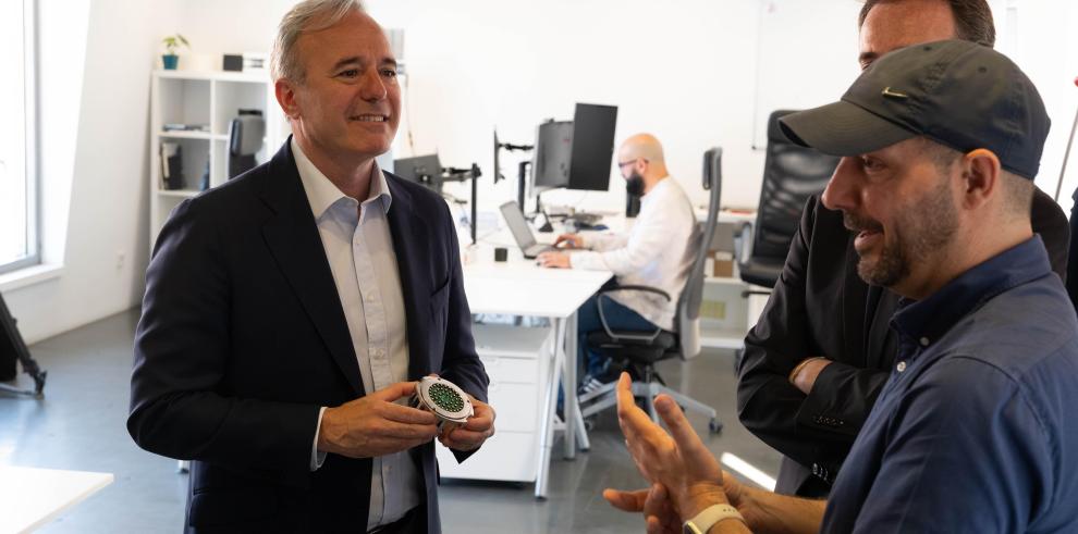 Jorge Azcón visita las oficinas de Oboria Digital empresa, de capital 100% aragonés, saltó a la fama mundial gracias a la construcción en Las Vegas de The Sphere, el edificio esférico más grande de la tierra.