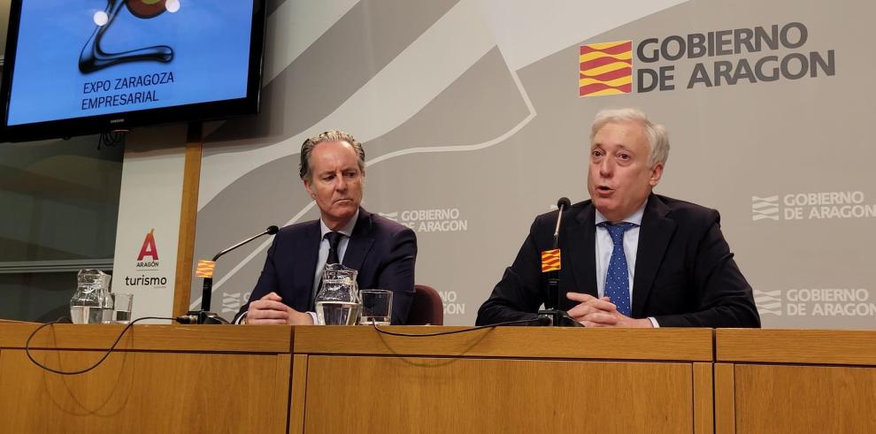 El presidente de Expo Zaragoza Empresarial, Octavio López, y el director gerente, Pedro Sas, durante la rueda de prensa.