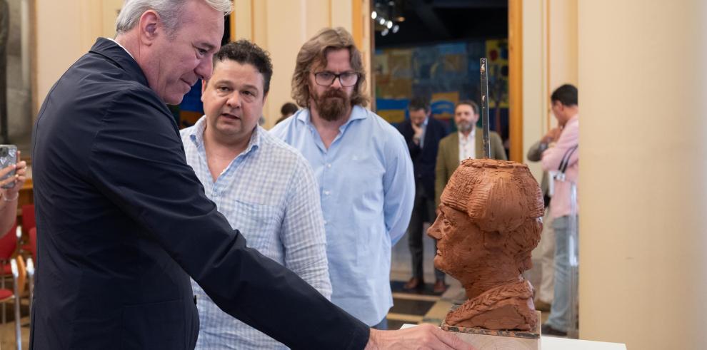 El presidente Azcón presenta el premio taurino Nicanor Villalta
