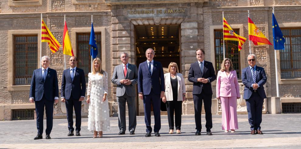 El nuevo Gobierno de Aragón toma posesión