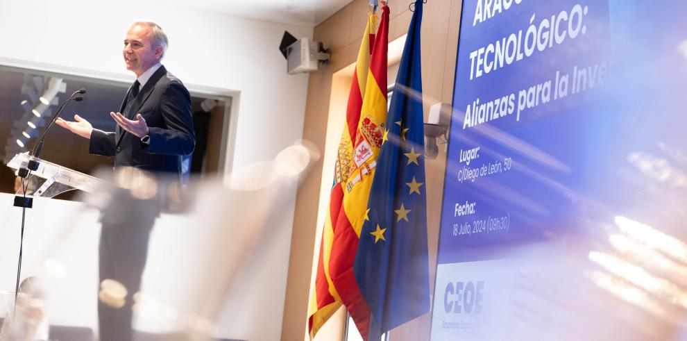 Azcón insta a las grandes empresas a que "cojan sitio para invertir en Aragón, porque ahora es el momento