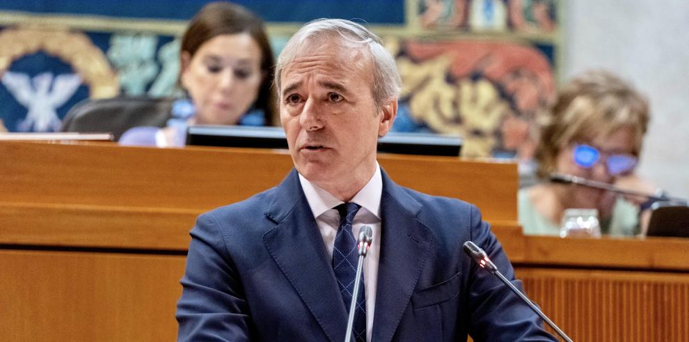 El presidente Azcón explica en las Cortes la nueva estructura del Gobierno de Aragón, "más eficiente, si cabe" y que "optimiza los recursos"