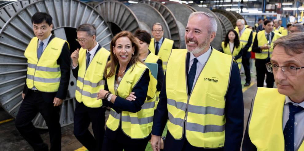 El presidente de Aragón, Jorge Azcón asiste a la colocación de la primera piedra de la ampliación de la empresa CABLESCOM