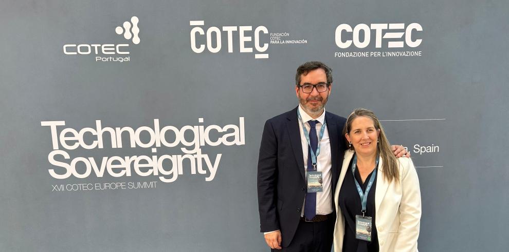 La directora general de Promoción Industrial e Innovación, Mar Paños, junto al director general de Cotec, Jorge Barrero