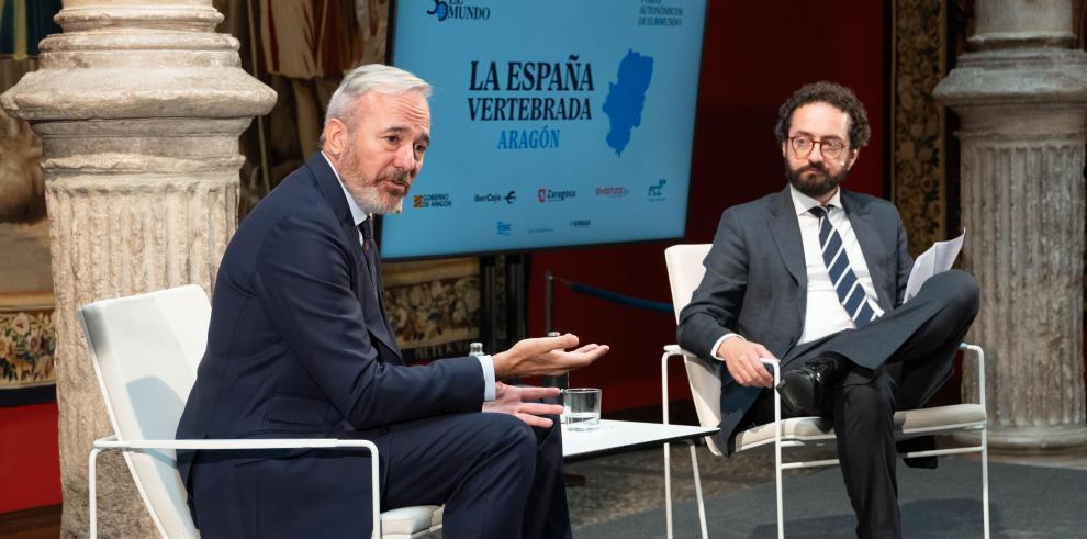 Participación del presidente de Aragón, Jorge Azcón, y el director del diario El Mundo, Joaquín Manso, con motivo del 35 aniversario del periódico y enmarcado en el ciclo 'La España vertebrada'