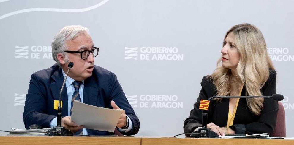 Javier Rincón y Mar Vaquero en la rueda de prensa posterior al Consejo de Gobierno
