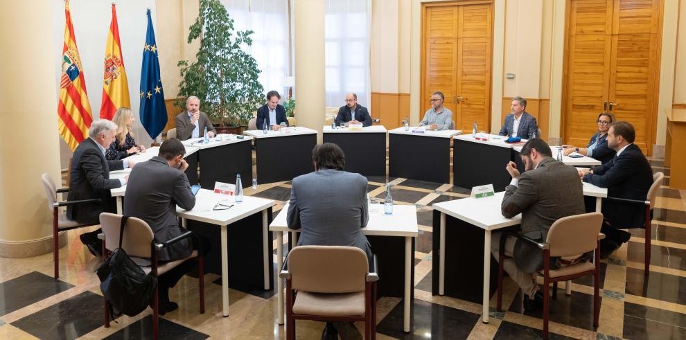 Imagen del artículo El presidente Azcón informa a los grupos parlamentarios de las acciones del Gobierno de Aragón ante la DANA