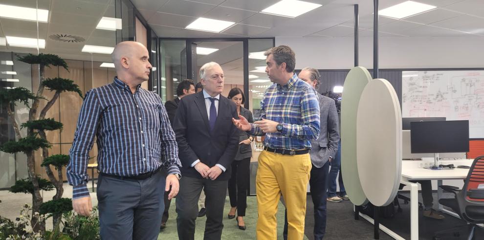 Octavio López ha recorrido las instalaciones de Nologin en Expo Zaragoza Empresarial.