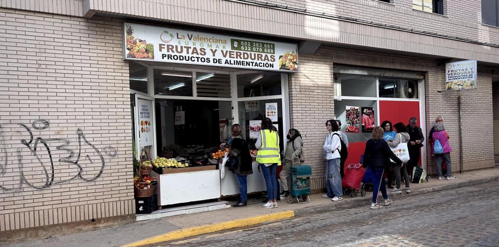 Los ciudadanos de Catarroja Los ciudadanos de Catarroja recuperan sus actividades diariasrecuperan sus actividades diarias