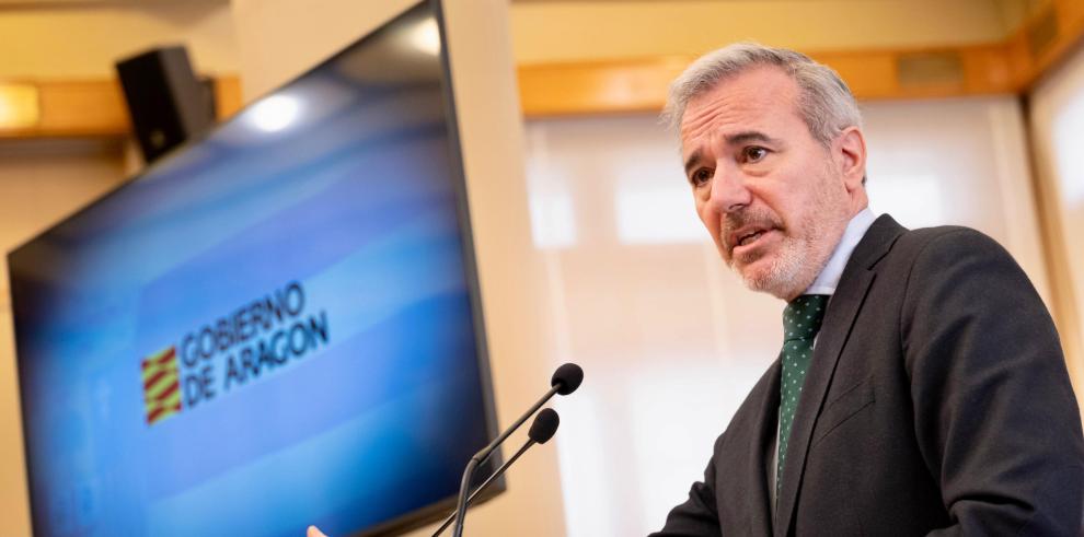 El presidente Azcón, en la rueda de prensa de este viernes en la Sala de Columnas.