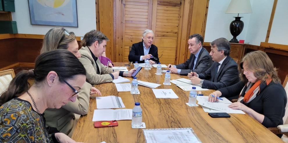 Reunión del consejo de administración de SVA donde se aprobó recientemente la adjudicación del vial del nuevo Hospital de Teruel.