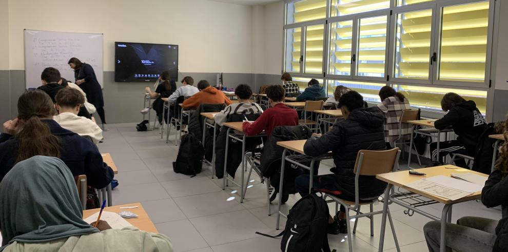 Estudiantes del CPI Julio Verne realizando las pruebas de certificación B1.