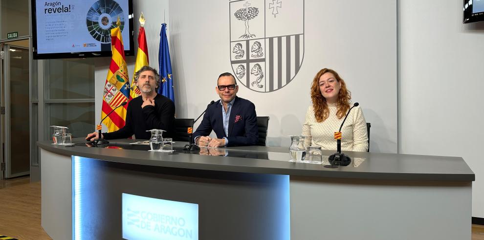 Pedro Olloqui, Víctor Domínguez y Rosana Sanz han presentado el proyecto 'Aragón revela!!'.