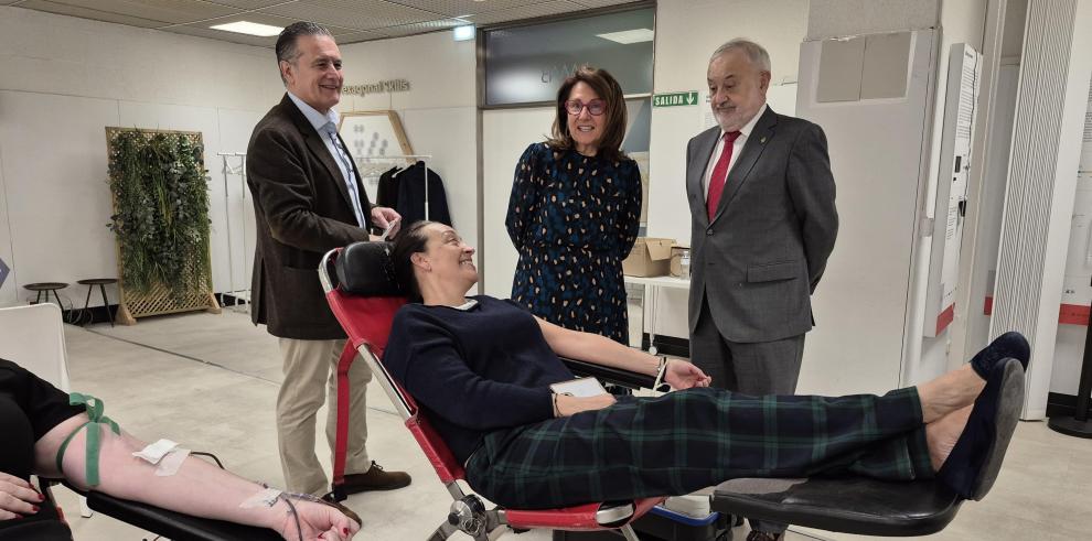 Este jueves el LAAAB ha acogido un punto móvil para donar sangre