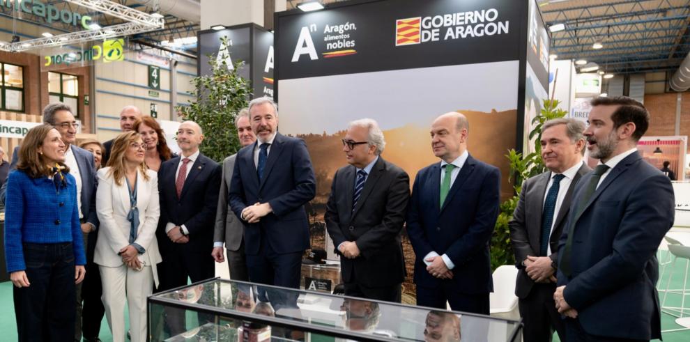 El presidente Azcón y el consejero de Agricultura, Ganadería y Alimentación, Javier Rincón, en la inauguración de FIGAN 2025.
