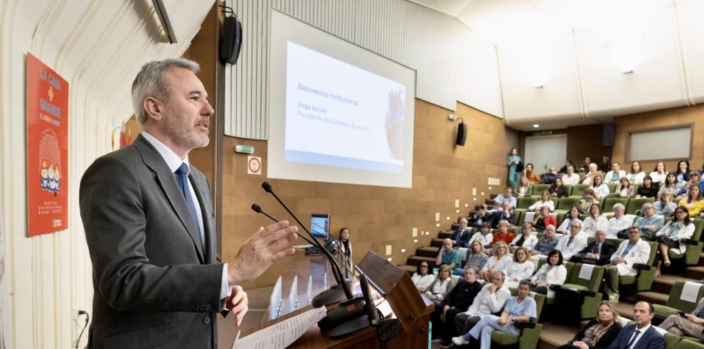 El presidente Azcón, en el acto por el 25 aniversario del primer trasplante de corazón en Aragón.