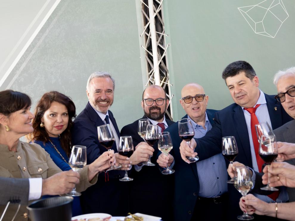El presidente Azcón, en la reapertura del Museo del Vino en Cariñena.