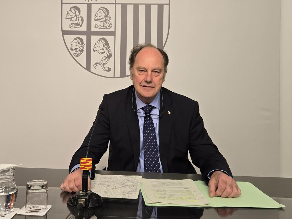 El director general de Función Pública, Antonio Villacampa, durante la rueda de prensa en el Pignatelli.