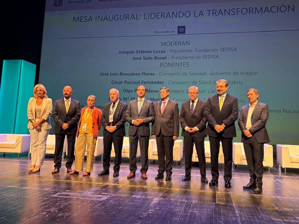 Consejeros de 8 comunidades autónomas han participado en la mesa inaugural del congreso.