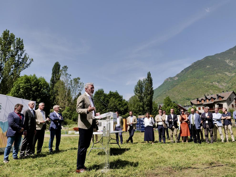 Imagen del artículo Jorge Azcón: La telecabina Benasque-Cerler es un proyecto estratégico en el que el Gobierno de Aragón invierte más de 17 millones de euros