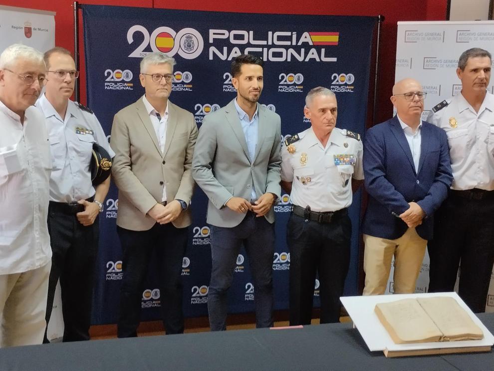 Acto de entrega del códice a Aragón.