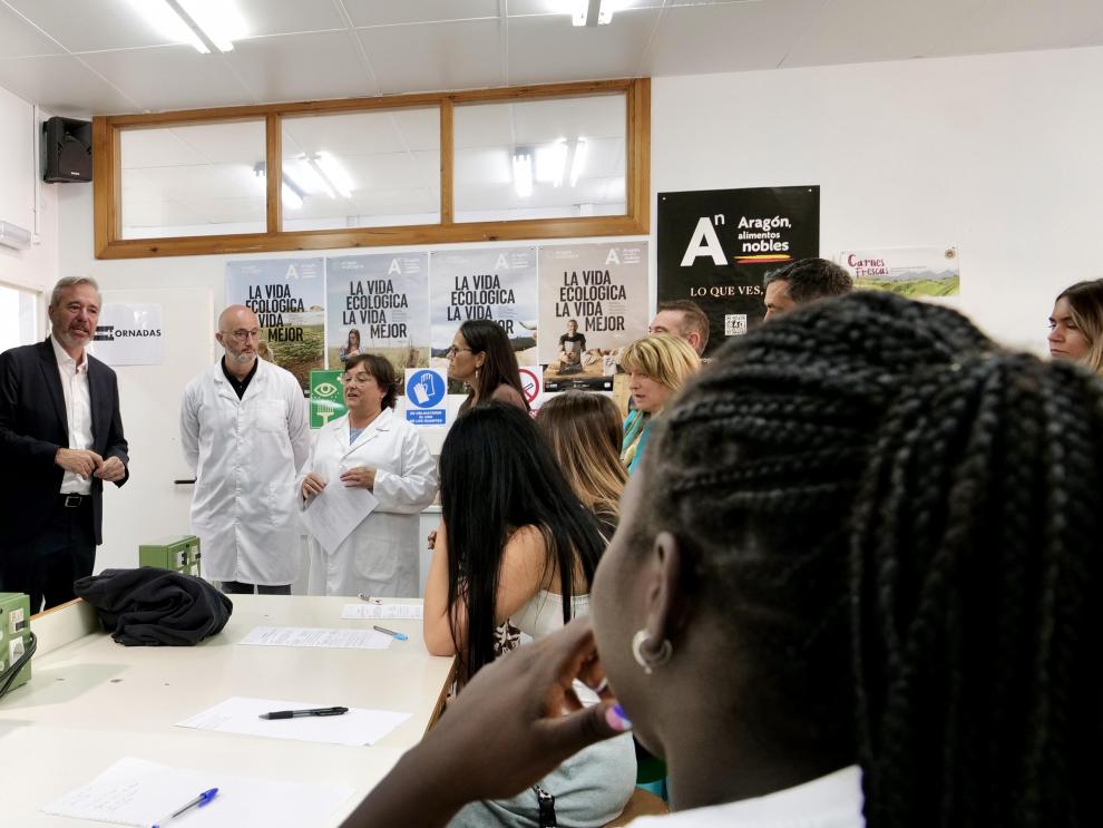 El presidente Azcón asiste al inicio de curso de Formación Profesional en el IES Rodanas de Épila.
