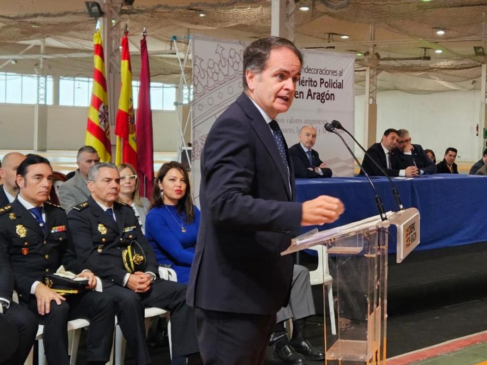 El consejero Roberto Bermúdez de Castro, durante su intervención en el cierre del acto celebrado en Alcañiz.