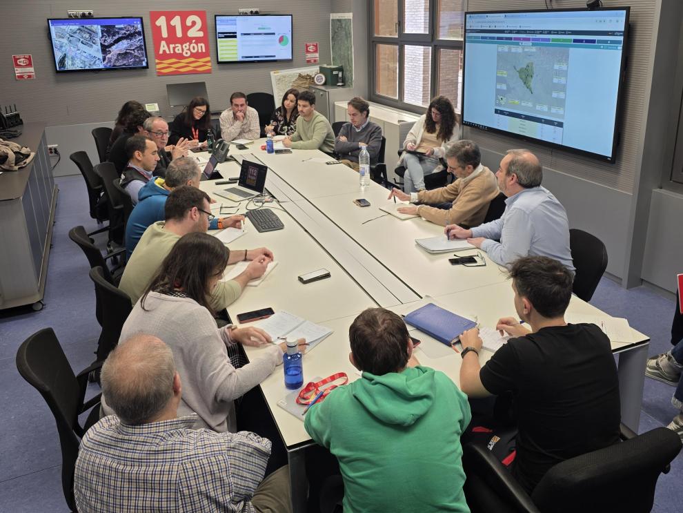Reunión en la Sala de Crisis del 112 este lunes para coordinar la respuesta ante la crecida ordinaria del Ebro.
