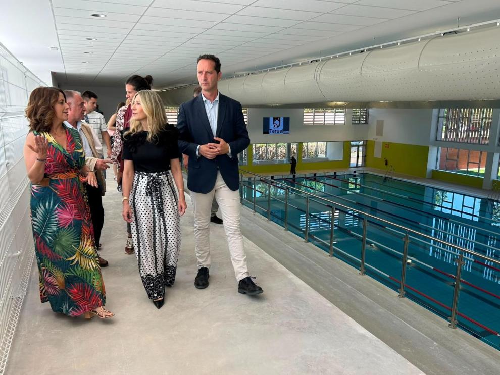 Visita a las nuevas instalaciones de la piscina climatizada de Los Planos en Teruel.