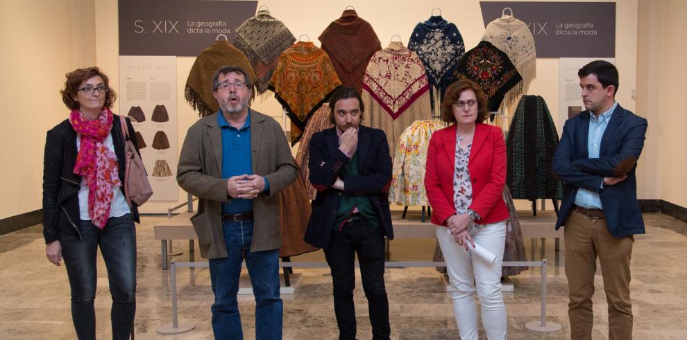 El Museo de Zaragoza recorre la historia de la indumentaria aragonesa con una muestra que recoge los trajes típicos desde el siglo XVIII hasta principios del XX