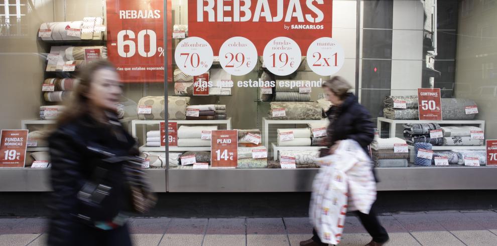 El Gobierno de Aragón recomienda comparar precios y evitar comprar por impulso para garantizar un consumo responsable durante las rebajas