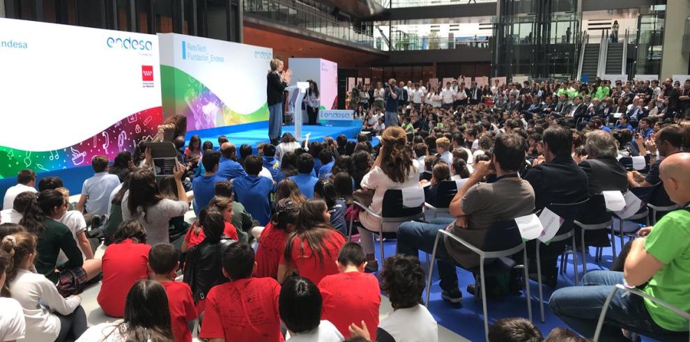 15 centros aragoneses participarán en un proyecto de innovación aplicando las tecnologías gracias a un acuerdo entre Educación y la Fundación Endesa 