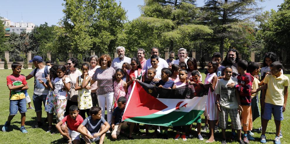 Broto manifiesta a los niños del programa “Vacaciones en paz” el compromiso y la solidaridad del Gobierno de Aragón con el pueblo saharaui