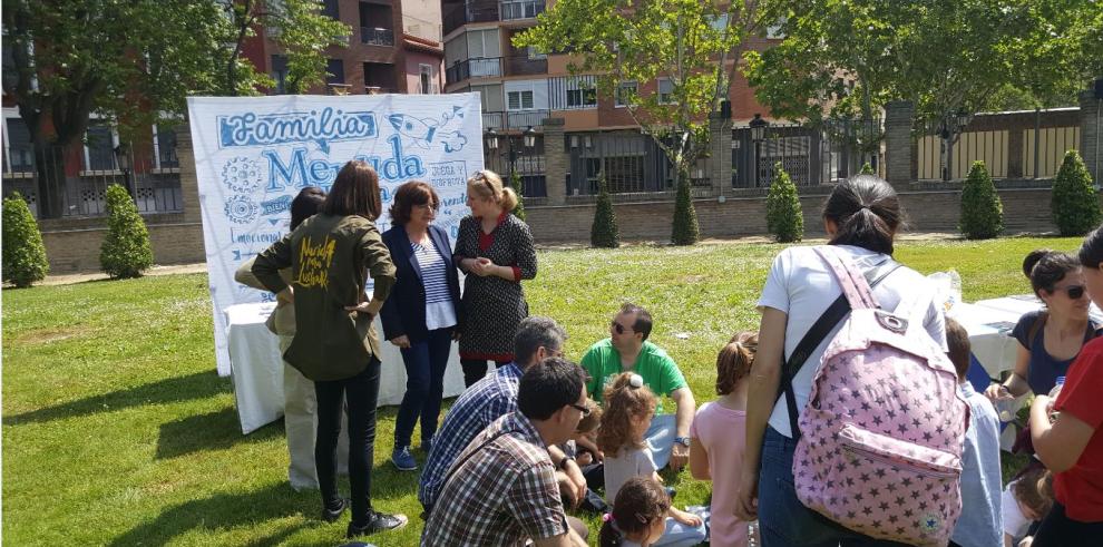 Los jardines del Edificio Pignatelli se llenan de ciudadanos para celebrar el Día de las Familias