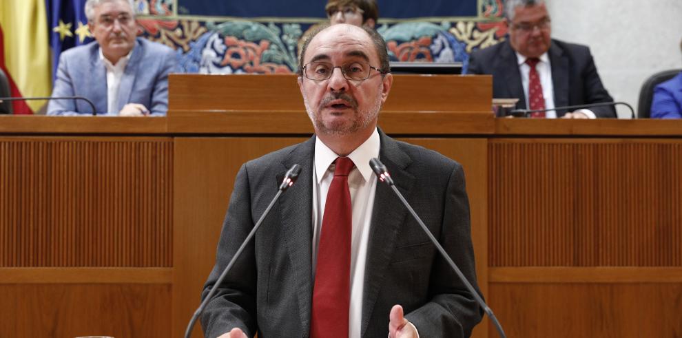 El Presidente de Aragón anuncia la puesta en marcha del banco de libros, una estrategia para la atención a mayores que viven solos y la extensión de la banda ancha a polígonos industriales