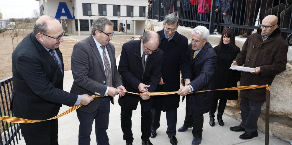 Lambán afirma que Aragón es una comunidad líder en solidaridad en la inauguración del Centro de Ocio Terapéutico de Novallas