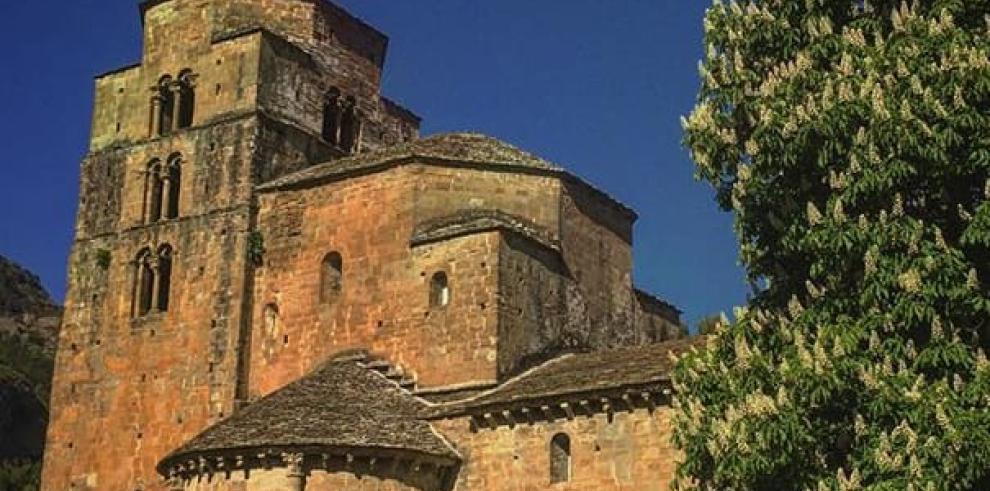 La Iglesia de Santa María de Santa Cruz de la Serós modifica su horario para adaptarse a la demanda