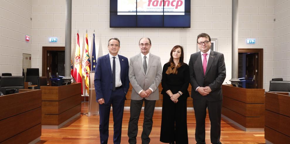 Lambán se compromete con el nuevo presidente de la FAMCP a agilizar el cierre de la organización territorial y asegurar la independencia y estabilidad financiera local