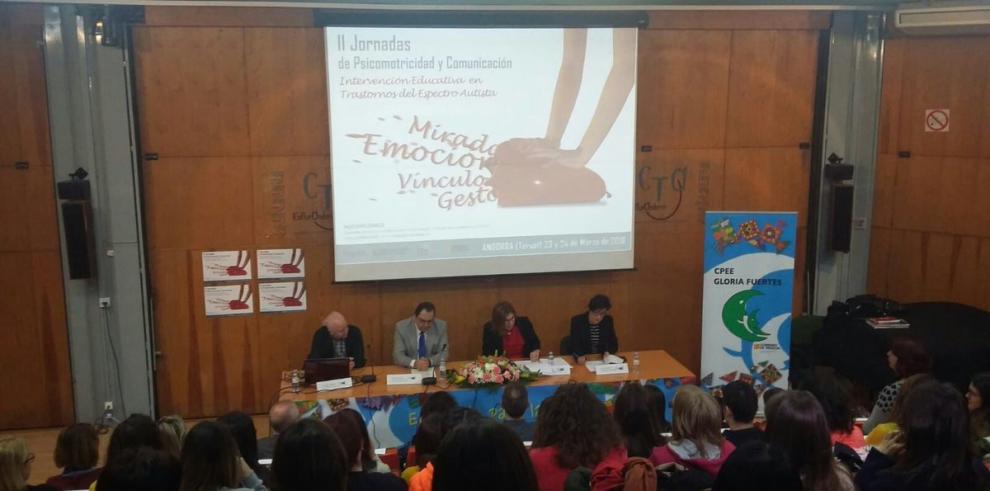 Los profesionales que atienden a alumnado con trastornos del espectro autista actualizan sus conocimientos en Andorra