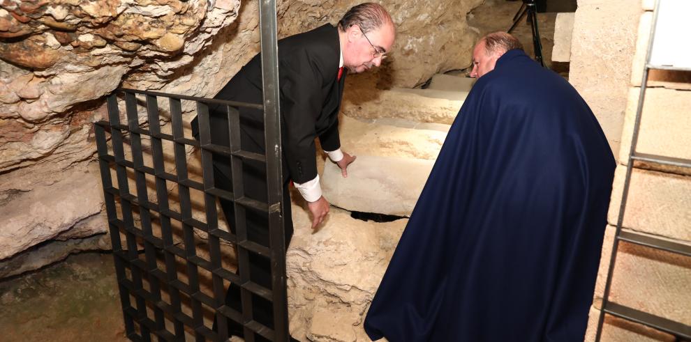 Los restos reinhumados del Linaje de los Reyes Aragoneses vuelven al Panteón de San Juan de la Peña después de 30 años