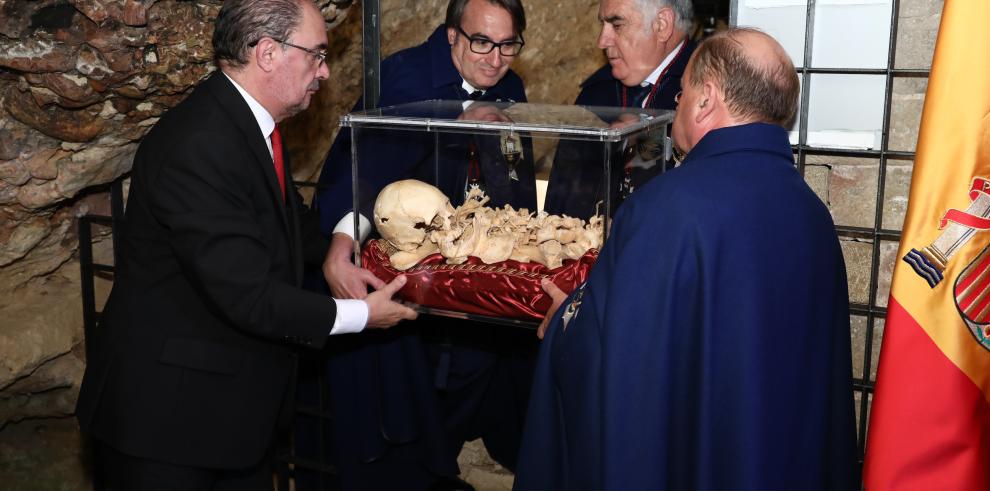 Los restos reinhumados del Linaje de los Reyes Aragoneses vuelven al Panteón de San Juan de la Peña después de 30 años