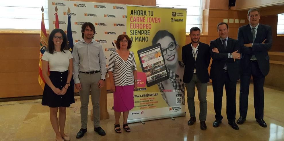 Gobierno de Aragón e Ibercaja firman un convenio por tres años para la promoción del Carné Joven