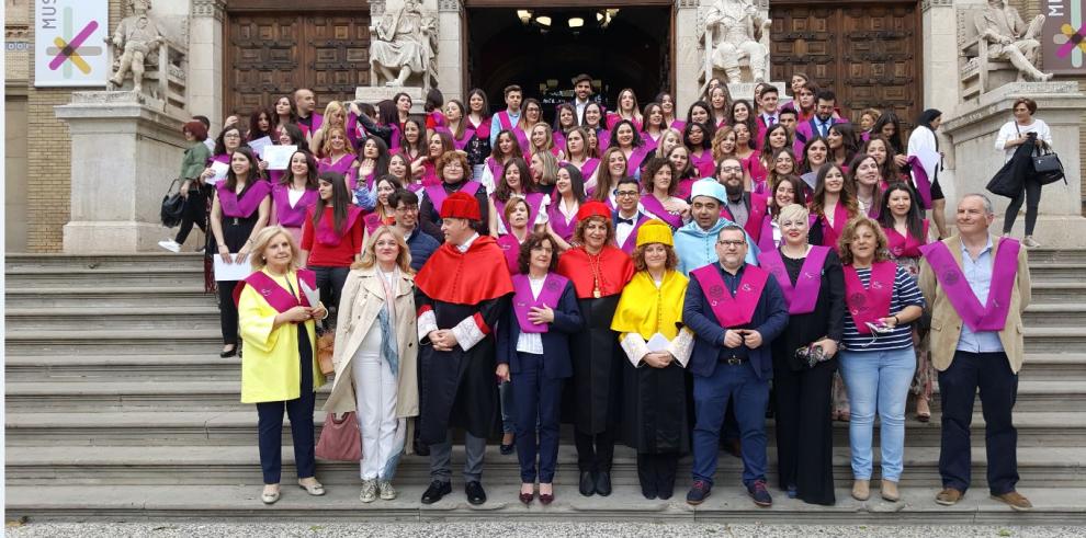 Broto anima a los nuevos titulados en Trabajo Social a “promover el cambio y la cohesión social”