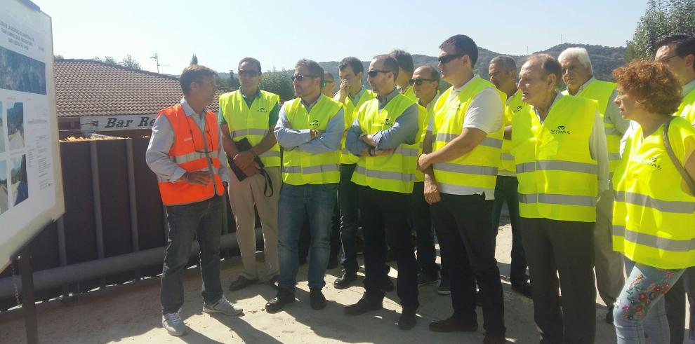 Soro visita el tramo en obras de la carretera entre Graus y Santaliestra en el que se invierte un millón y medio de euros