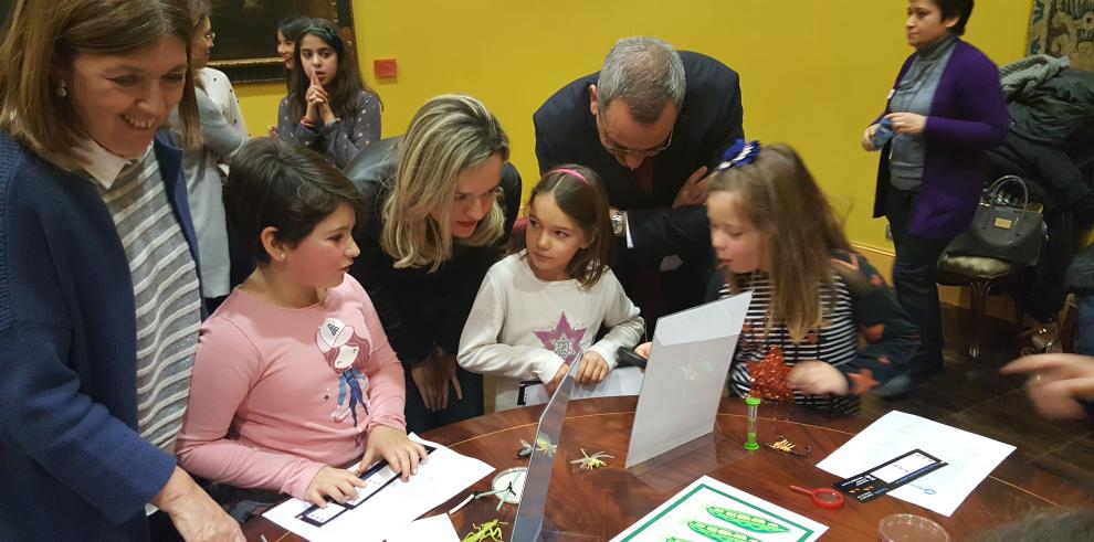 Pilar Alegría anima a las niñas a que “su talento sea la única barrera”