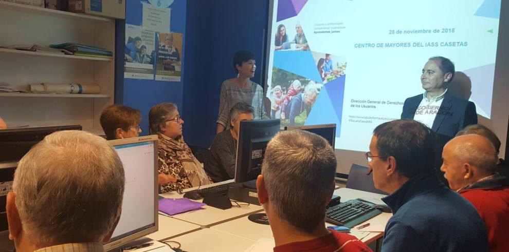 Comienza una campaña para enseñar, a través de talleres prácticos, el uso de Salud Informa a los mayores