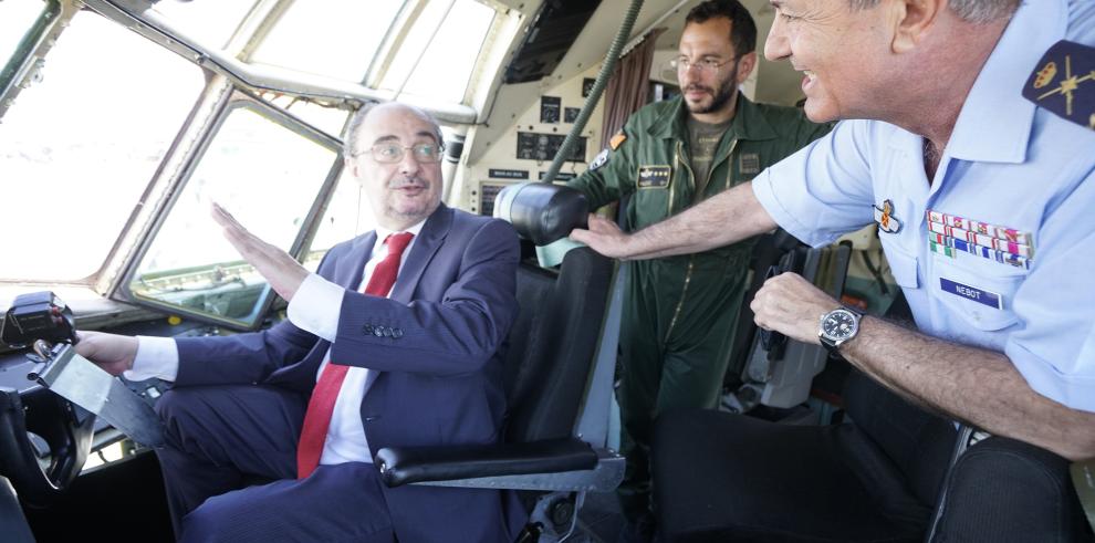 Miles de personas visitan el Aeropuerto de Teruel en su quinto aniversario con una demostración de su capacidad y proyección futura