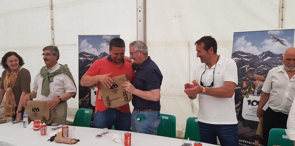 El Centenario de Ordesa y Monte Perdido homenajea a los pastores y ganaderos en la tradicional entrada del ganado al Parque Nacional por el puerto de Fanlo