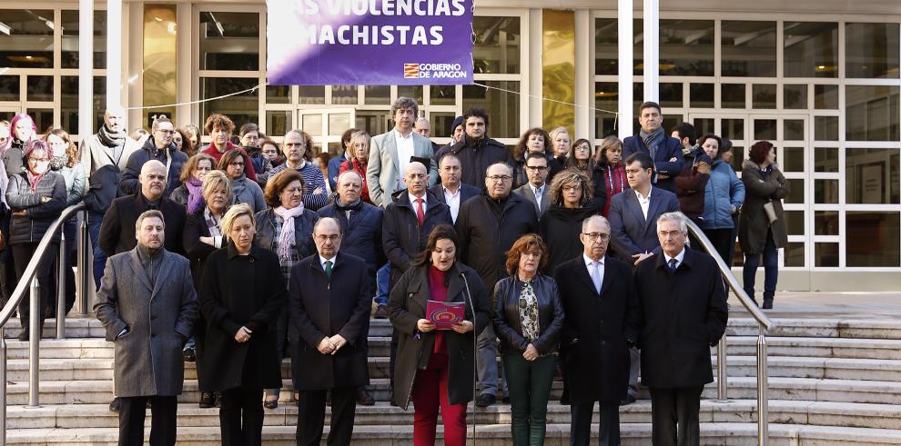 El Gobierno de Aragón guarda un minuto de silencio para condenar el asesinato machista de Rokhaya, ayer en Monzón